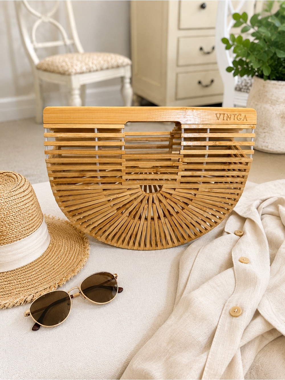 VINTGA Bamboo Half-Moon Handbag - Natural Tan
